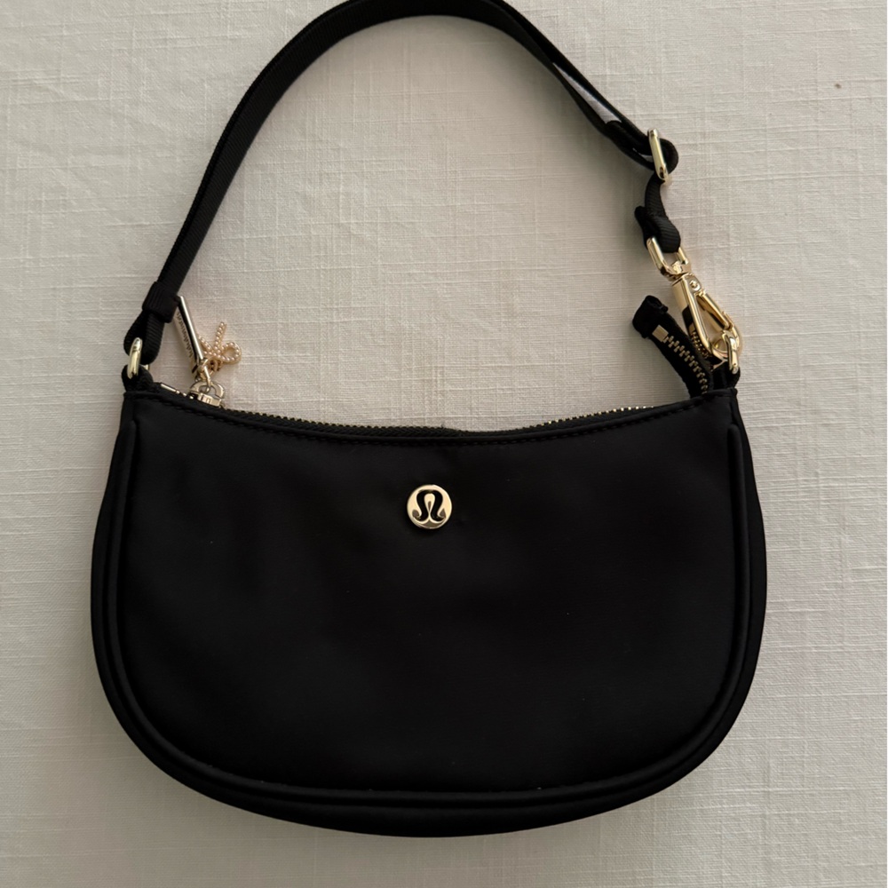 Lululemon Black Shoulder Bag
